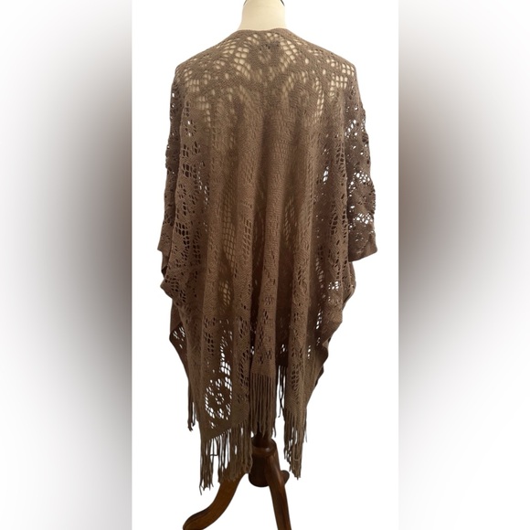 Do Everything in Love Tan BOHO Western Brown Fringe Kimono Cardigan One Size - Picture 6 of 10